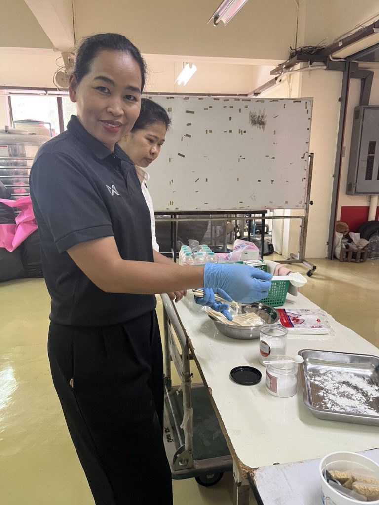 วศ. สาขาวิชาวิศวกรรมกระบวนการเคมีและสิ่งแวดล้อม จัดโครงการบริการวิชาการ “เกียร์ปทุมวันสืบสานวัฒนธรรม” เสริมคุณค่าขนมไทยด้วยสมุนไพรพื้นบ้าน