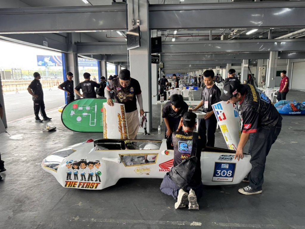 ทีม THE FIRST จากปทุมวัน สุดเจ๋ง โชว์ศักยภาพ! คว้า 3 รางวัล เวทีฮอนด้าประหยัดเชื้อเพลิง ครั้งที่ 28