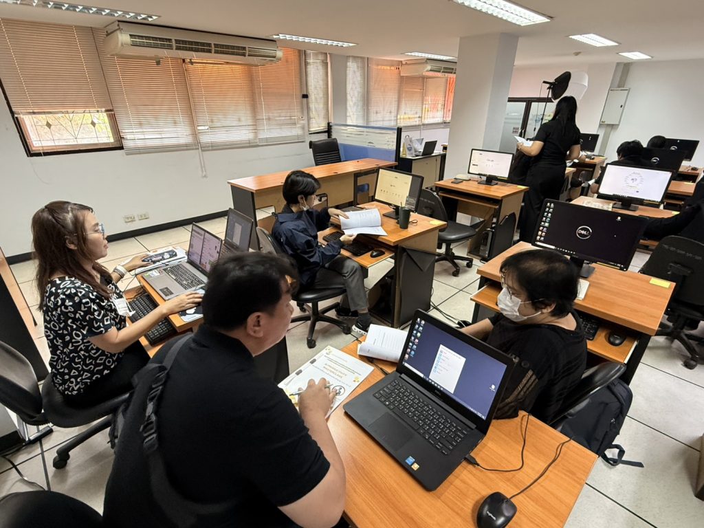 ศูนย์ภาษาและคอมพิวเตอร์ จัดอบรม AI Productivity Masterclass นำปัญญาประดิษฐ์ต่อยอดในการปฏิบัติงาน