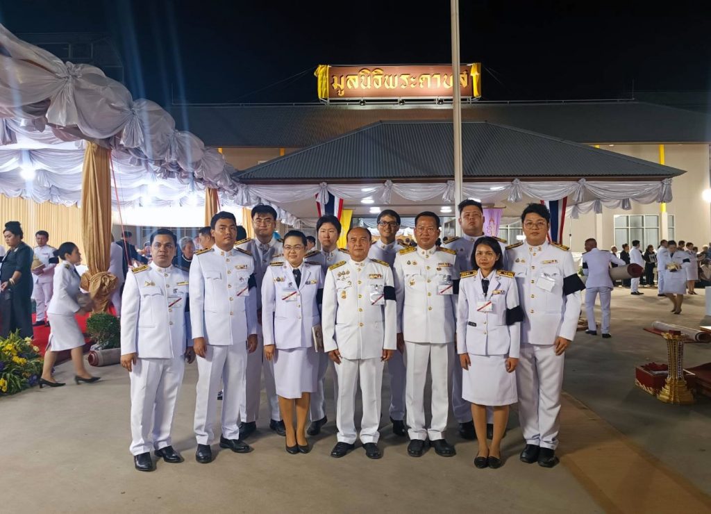 พระบาทสมเด็จพระเจ้าอยู่หัว และ สมเด็จพระนางเจ้า ฯ พระบรมราชินี เสด็จฯ ทรงเปิดอาคารมูลนิธิพระดาบส สืบสานพระราชปณิธานด้านการศึกษา