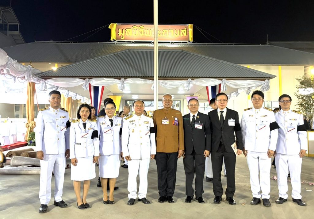 พระบาทสมเด็จพระเจ้าอยู่หัว และ สมเด็จพระนางเจ้า ฯ พระบรมราชินี เสด็จฯ ทรงเปิดอาคารมูลนิธิพระดาบส สืบสานพระราชปณิธานด้านการศึกษา