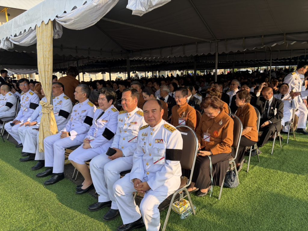 พระบาทสมเด็จพระเจ้าอยู่หัว และ สมเด็จพระนางเจ้า ฯ พระบรมราชินี เสด็จฯ ทรงเปิดอาคารมูลนิธิพระดาบส สืบสานพระราชปณิธานด้านการศึกษา