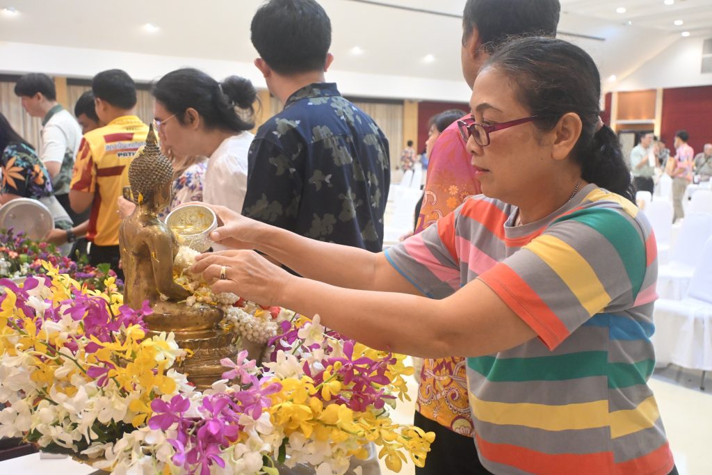สทป. สืบสานวัฒนธรรมไทย จัดกิจกรรมรดน้ำดำหัวขอพรผู้สูงอายุและคณาจารย์ ประจำปี 2569