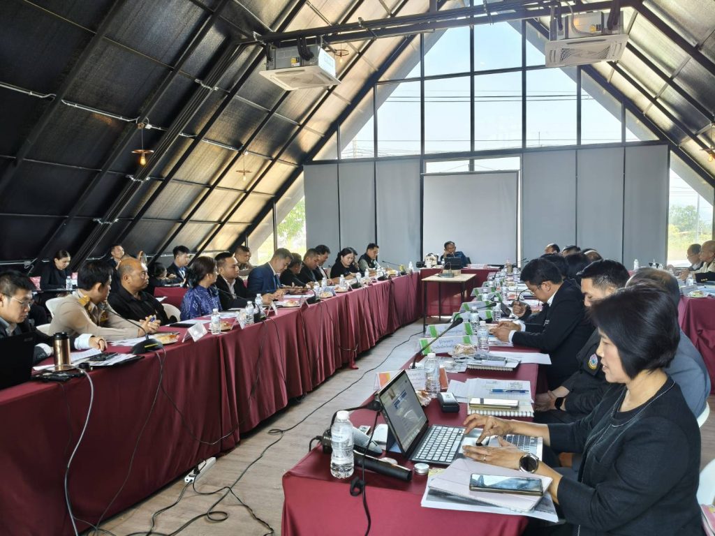 พลเอก ไพบูลย์ คุ้มฉายา องคมนตรี ลงพื้นที่เข้มติดตามงานโรงเรียนโครงการกองทุนฯ ชูแนวคิดพัฒนาคุณธรรมจริยธรรมให้เข้าถึงตัวบุคคล