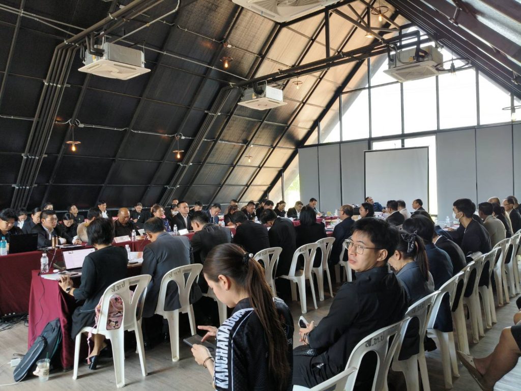 พลเอก ไพบูลย์ คุ้มฉายา องคมนตรี ลงพื้นที่เข้มติดตามงานโรงเรียนโครงการกองทุนฯ ชูแนวคิดพัฒนาคุณธรรมจริยธรรมให้เข้าถึงตัวบุคคล