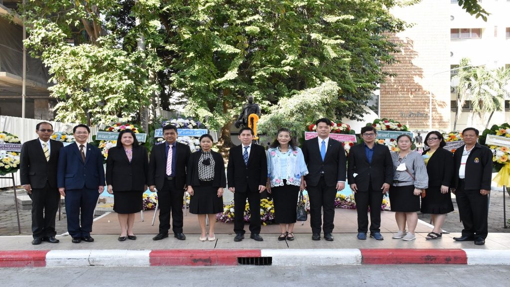 พิธีวางพวงมาลาสมเด็จพระเจ้าบรมวงศ์เธอกรมพระสวัสดิวัดนวิศิษฎ์